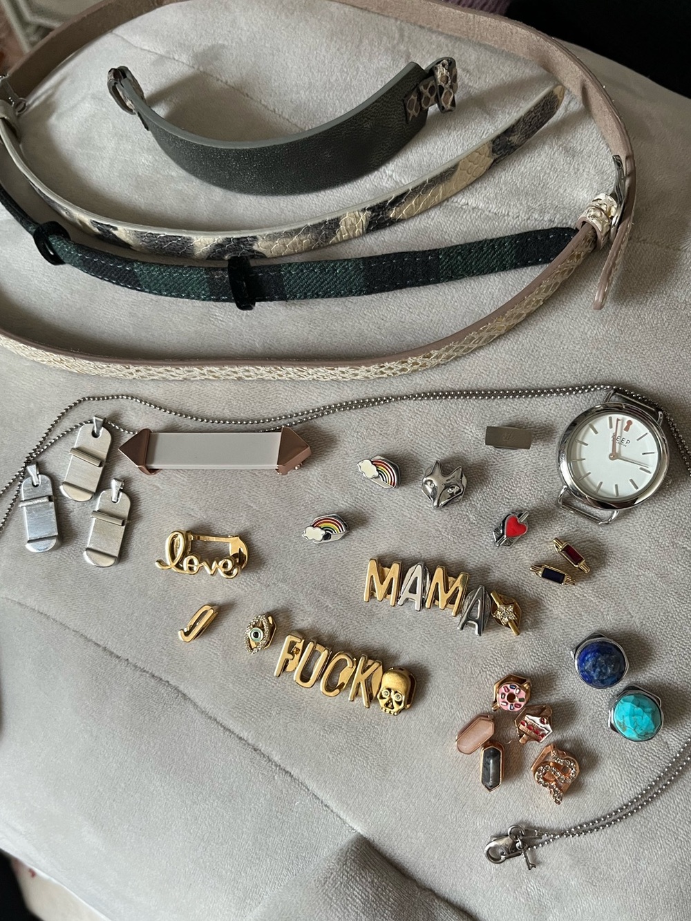 Keep collective jewelry bracelets, necklace, pendants, sliding charms